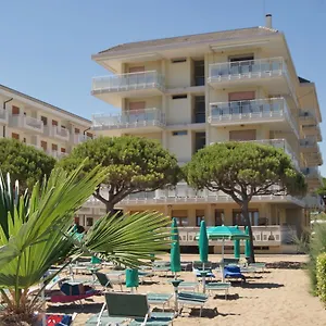 Diplomatic-residence Fronte Mare-piazza Torino-lido Di Lido di Jesolo